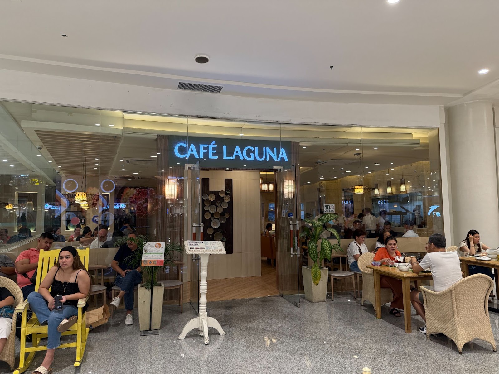 Cafe Laguna