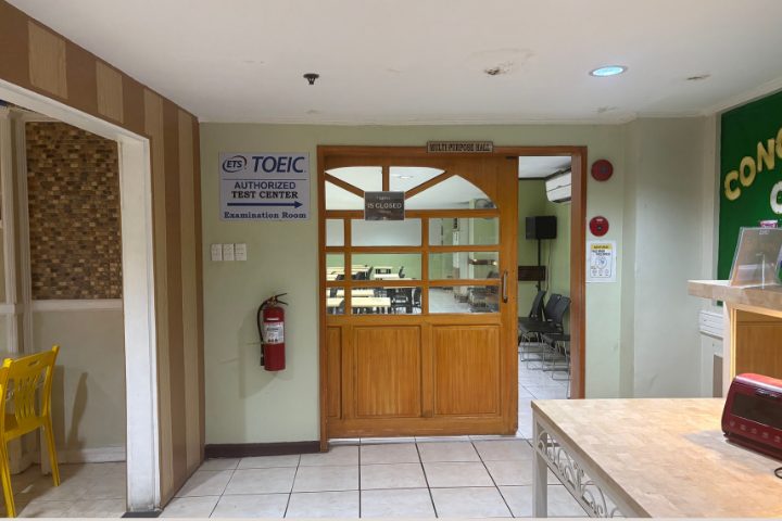 CPILS館内にあるETS認定のTOEIC試験室入口